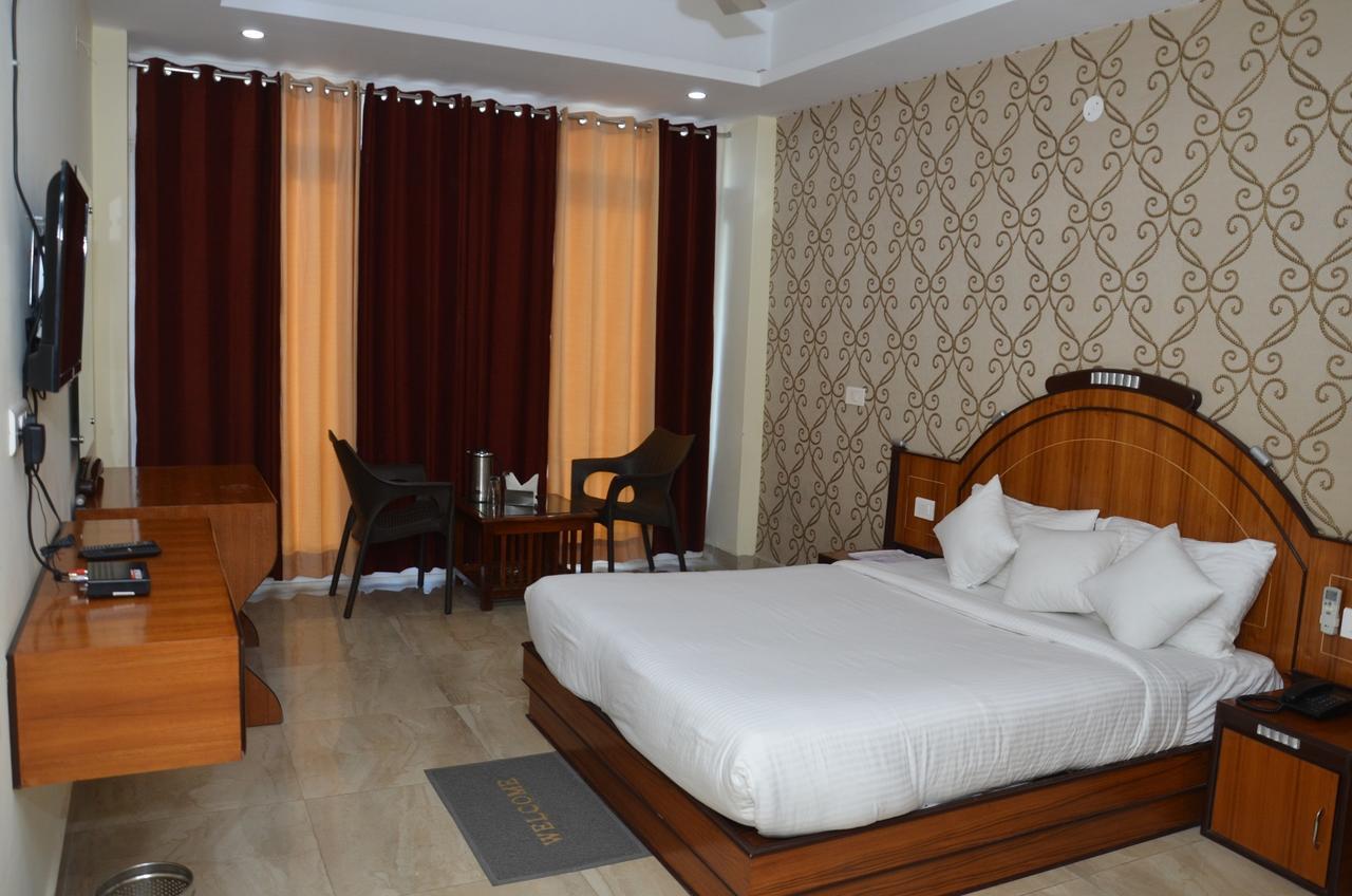 Chopra Residency Hotel Hamirpur Buitenkant foto