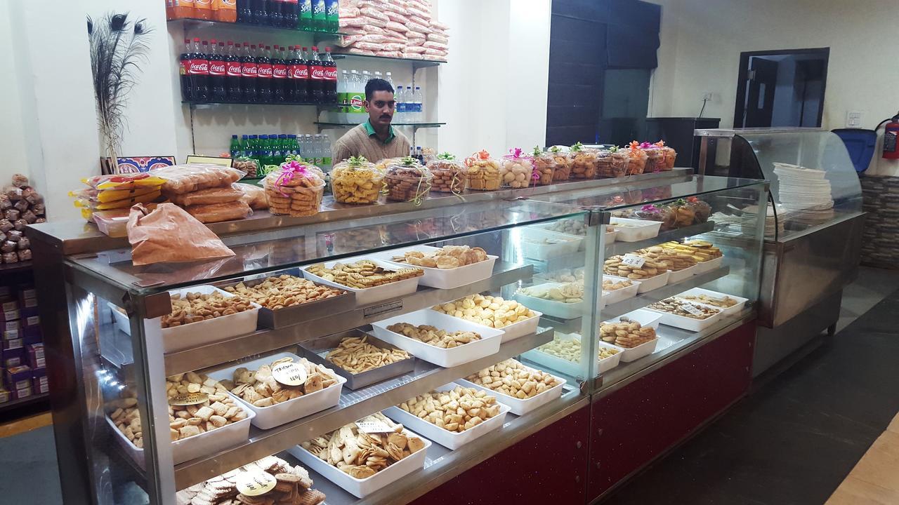 Chopra Residency Hotel Hamirpur Buitenkant foto